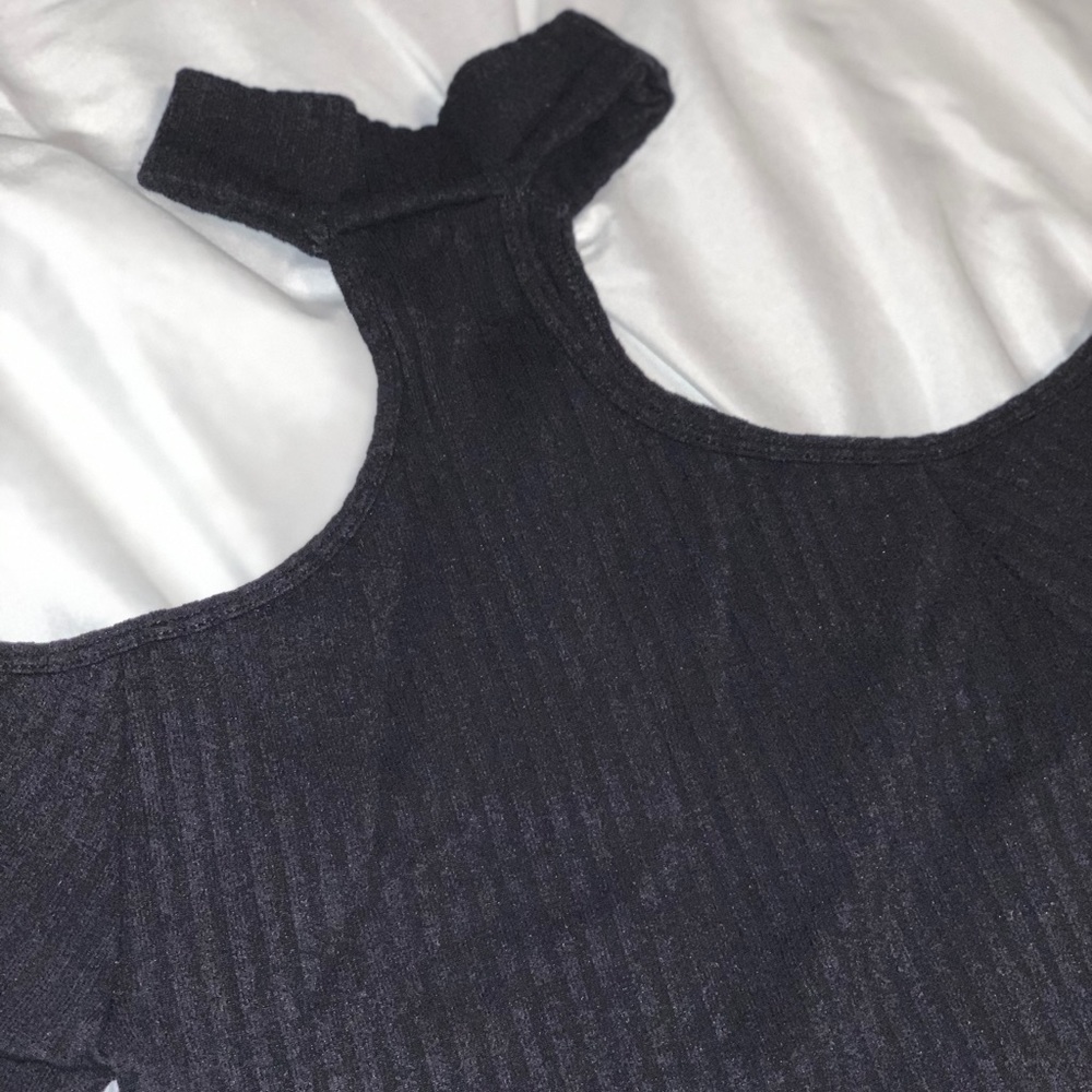 Ribbed cutout top